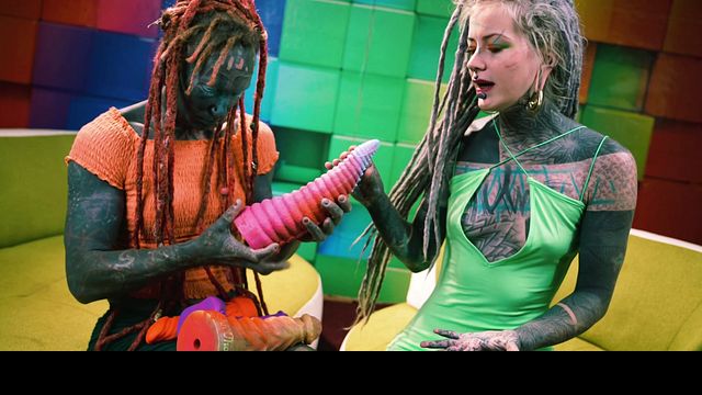 Dreads scene with magnificent Anuskatzz and Lily Lu from Dirty Dreaz
