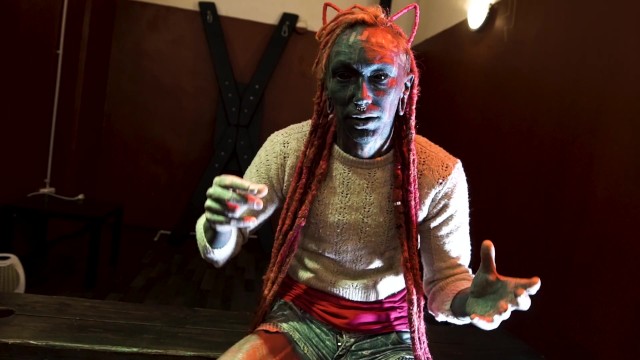 Skillful Lily's lesbian dirt