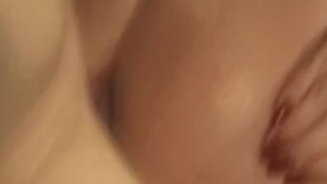 Dainty cocotte's handjob video