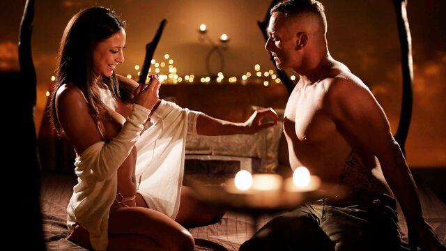 Sex-loving MILF with huge ass Cassie Del Isla fucked in the night