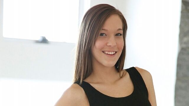 Sex for cash in the car with a cheap hottie brunette Molly Manson