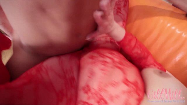 Libidinous Chloe and Nade's facial scene