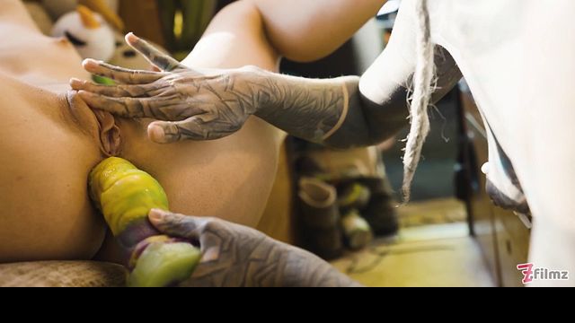 Aristocratic Anuskatzz and Lily Lu - gape trailer - Dirty Dreaz