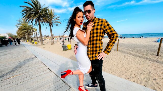 Sex-loving brunette Jade Presley is trying hard fuck in the kitchen