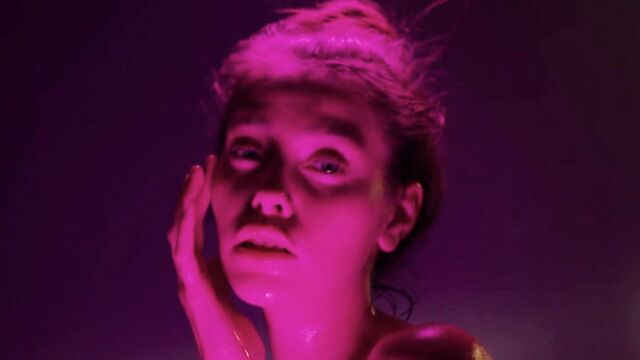 Aesthetic angel with gorgeous shape Alissa Foxy reveals her shape