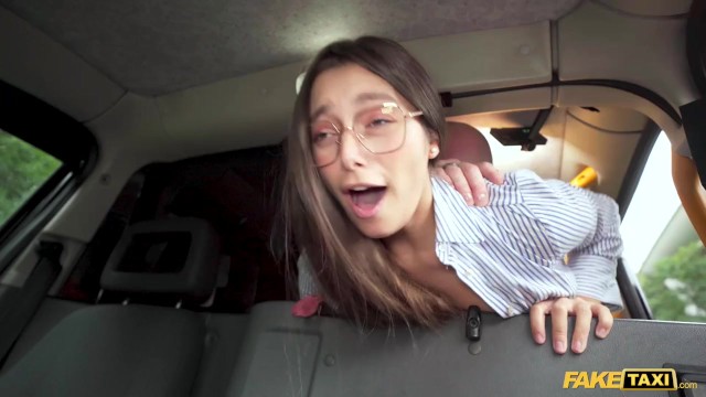 Passionate Shelena's glasses smut