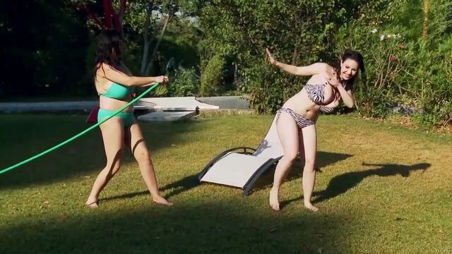 Saggy-boobed stepsisters Michelle Bond and Karina Heart play with a hose