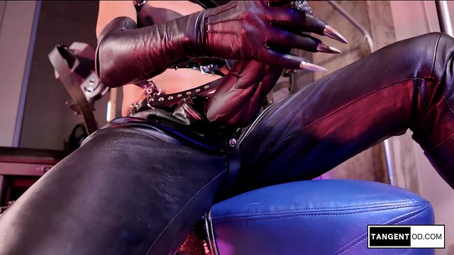 Sarina And Robin - BDSM action