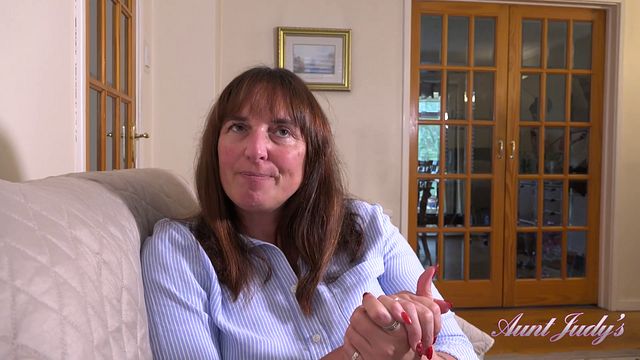 Aunt Judy's featuring beauty's busty mature amateur clip