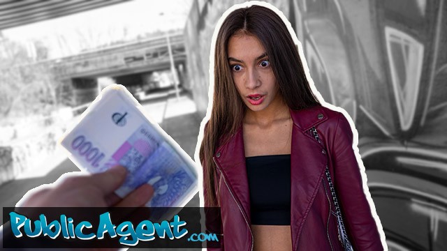 Fiancée's outdoors dirt by Public Agent