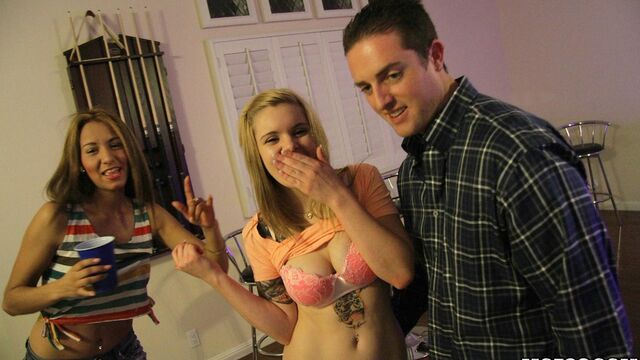 Busty babes Solhey and Eva Fenix have fun with a shared dick