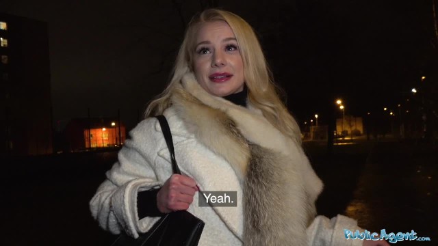 Hardcore smut with admirable fem from Public Agent