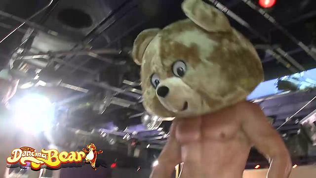 Caroline and Dream's blonde video
