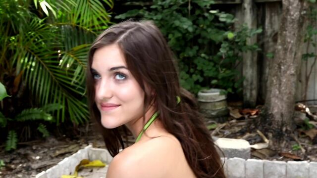 An awesome babe with gorgeous tits Jessa Rhodes is playing with a cock