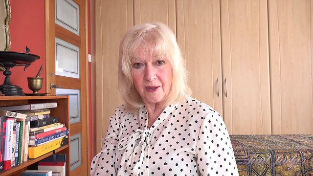Indescribable hottie at mature stepmom pov action