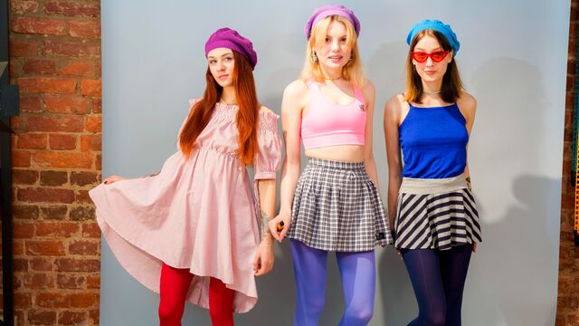 Slutty teens Sasha Paige, Red Madness and Milka VS huge dick