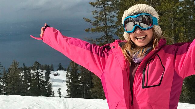 Kristen Scott and Sierra Nicole are enjoying kissing and fucking