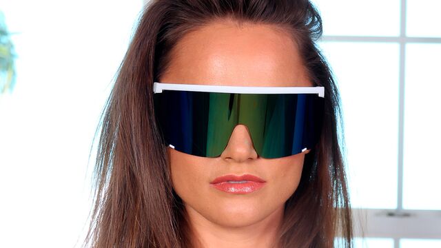 Soloing doll with perfect body Tori Black demonstrates her impressive shape