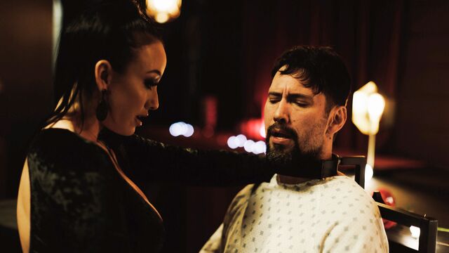 Sex-addicted brunette Jennifer White feels a big dick in her wet crack