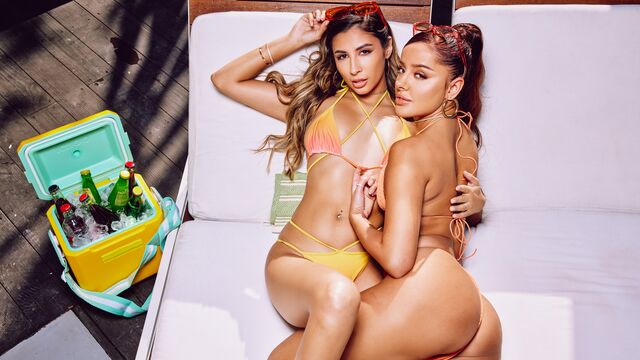 Sweethearts Vanna Bardot and Gianna Dior fuck in the bedroom