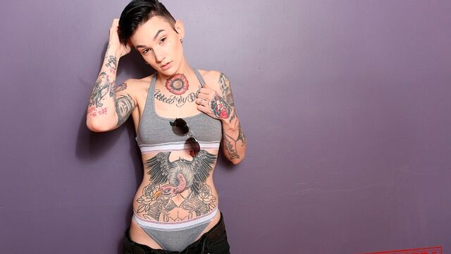 Gorgeous anal in the morning with Leigh Raven and Nikki Hearts