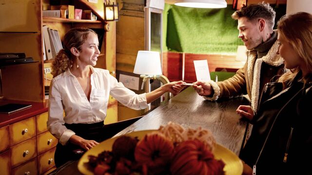 Sex-loving hottie Geishakyd gets nicely penetrated by massive dick