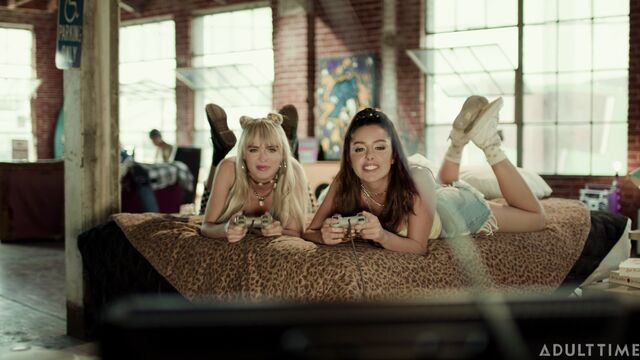 Two teens Vanna Bardot and Lilly Bell are enjoying intensive penetration