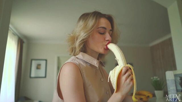 Elegant curly-haired blonde babe Alice Shea plays with her crack