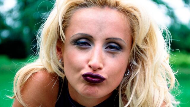 Rough anal fuck with a big-bottomed blonde model Zora Banx