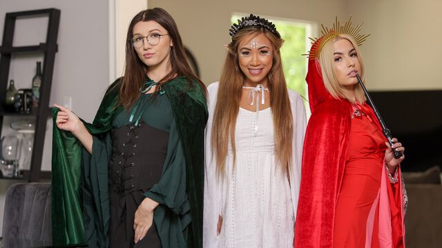 Foursome in the bedroom with Maya Woulfe, Chanel Camryn and Samantha Lexi