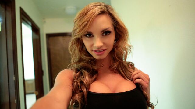 Elegant blonde with huge melons Ashley Sinclair screwed in the office