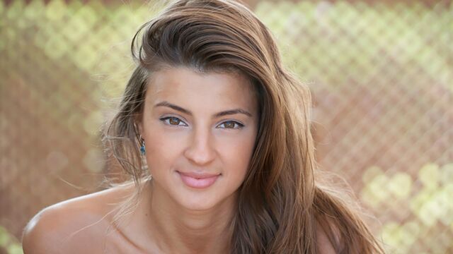 Stylish brunette chick Maria opens her shaved pussy with love